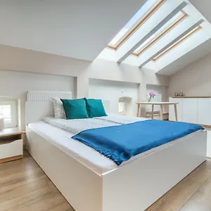 https://dluga-apartments.krakowhotelspoland.com