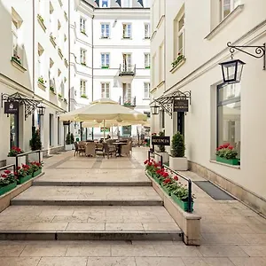 St. Andrew's Palace Aparthotel Warschau