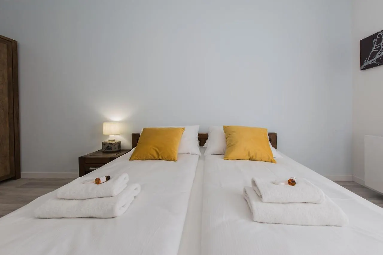 City Break Gdansk Rajska 8 Apartamenty 3*,